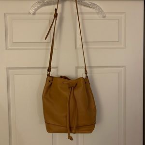 Madewell Lafayette bucket bag